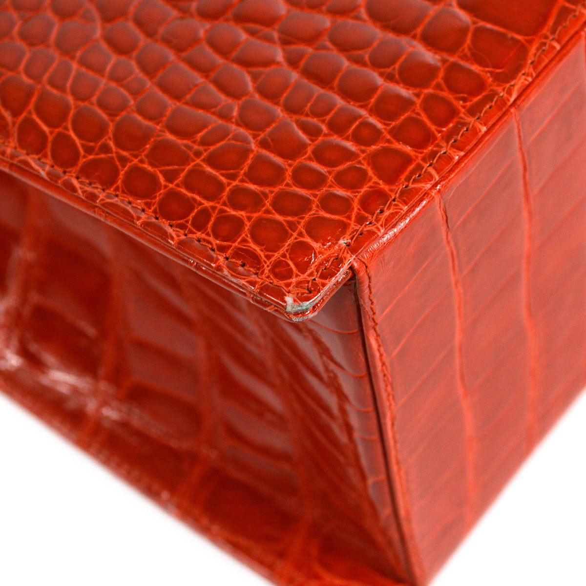 CHANEL * 1996-1997 Round Flap Handbag Small Red Crocodile