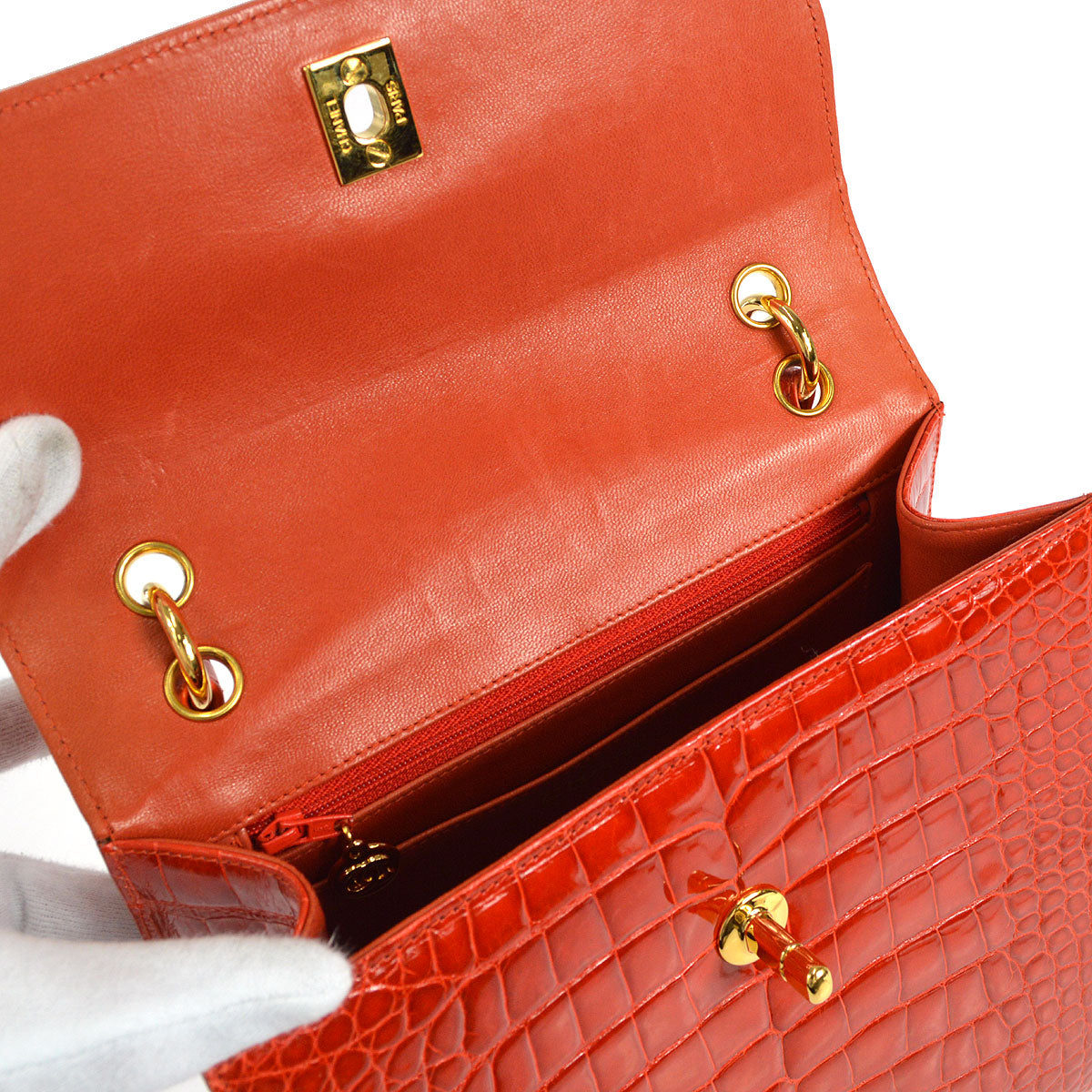 CHANEL * 1996-1997 Round Flap Handbag Small Red Crocodile
