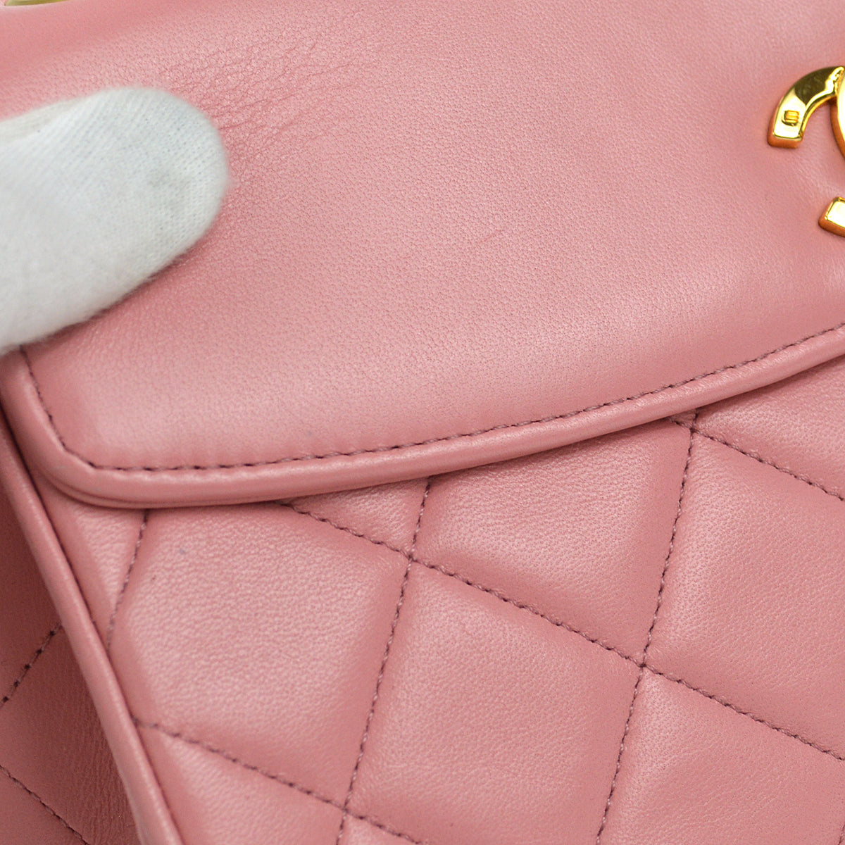 CHANEL * 1989-1991 Round Flap Shoulder Bag Medium Pink Lambskin 67904