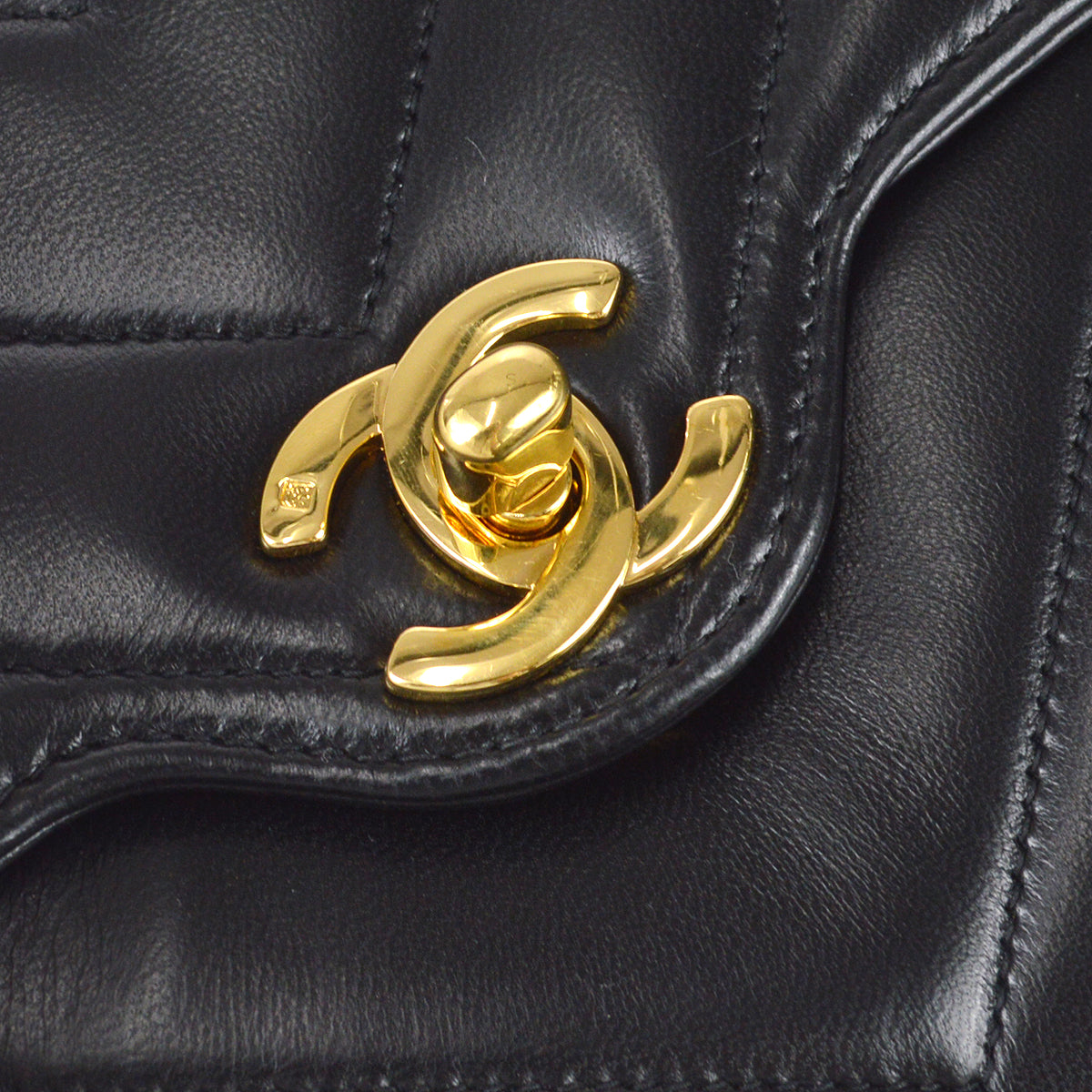 CHANEL * 1991-1994 Chevron Flap Medium Lambskin Black 97435
