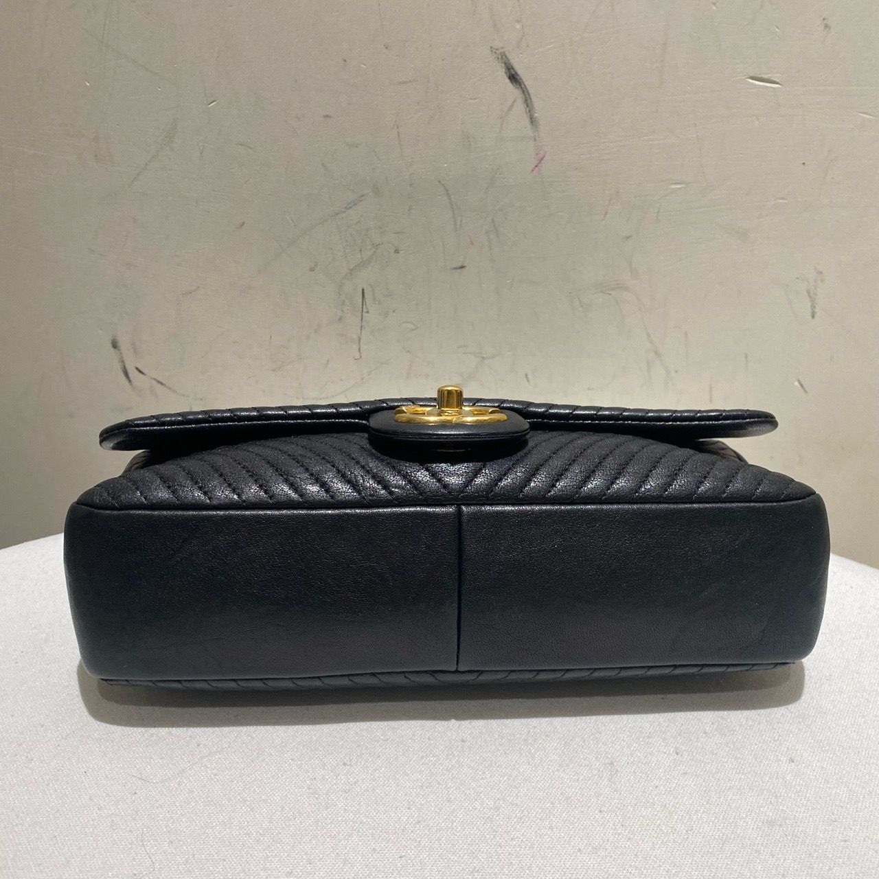 Chanel Black Classic Flap crossbody bagin Leather IMG_6298