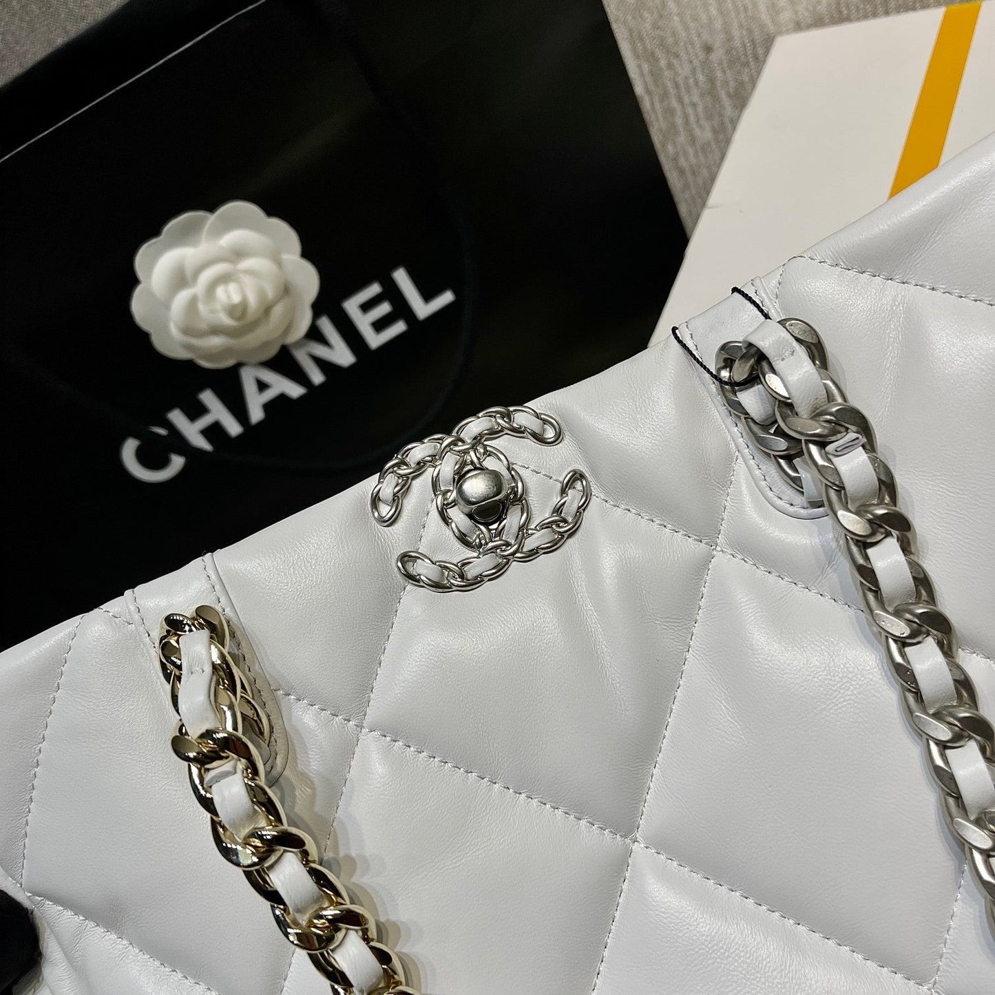 Chanel - Luxury Bag - CHL - 720
