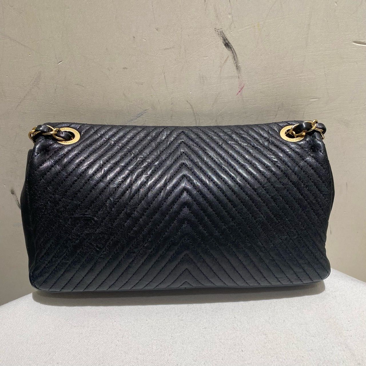 Chanel Black Classic Flap crossbody bagin Leather IMG_6298