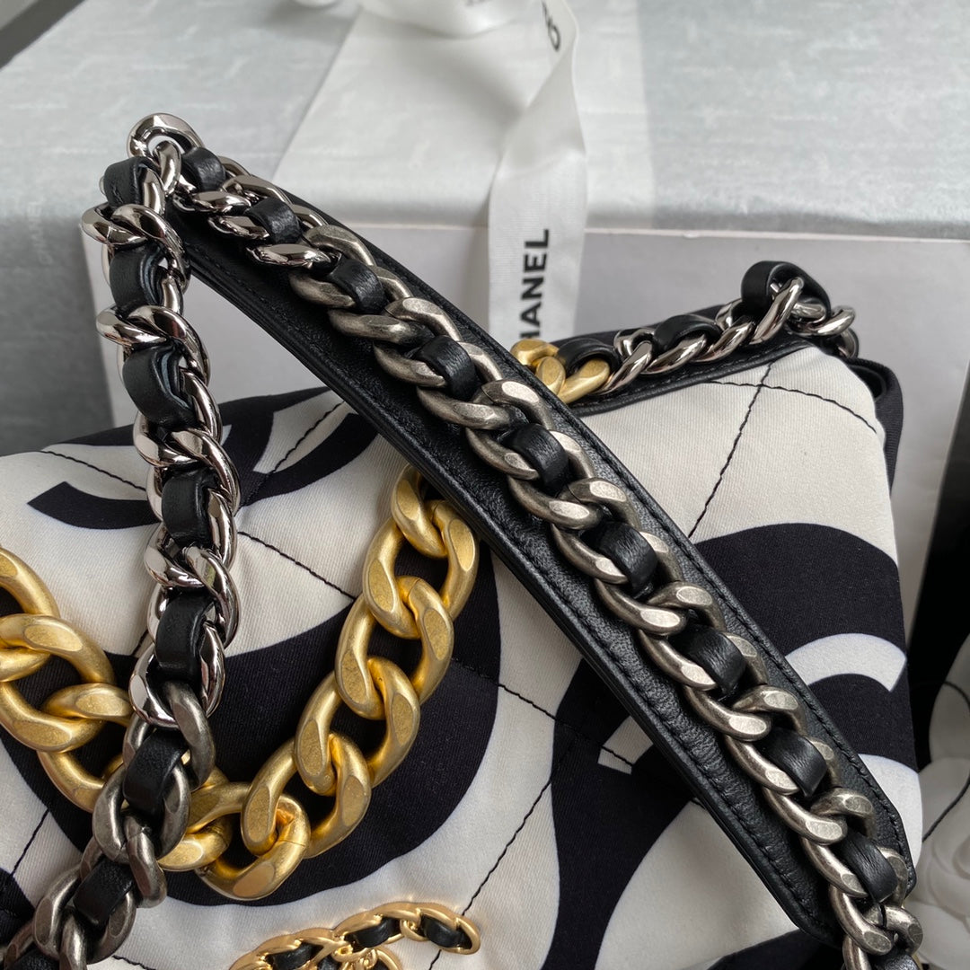 Chanel - Luxury Bag - CHL - 763