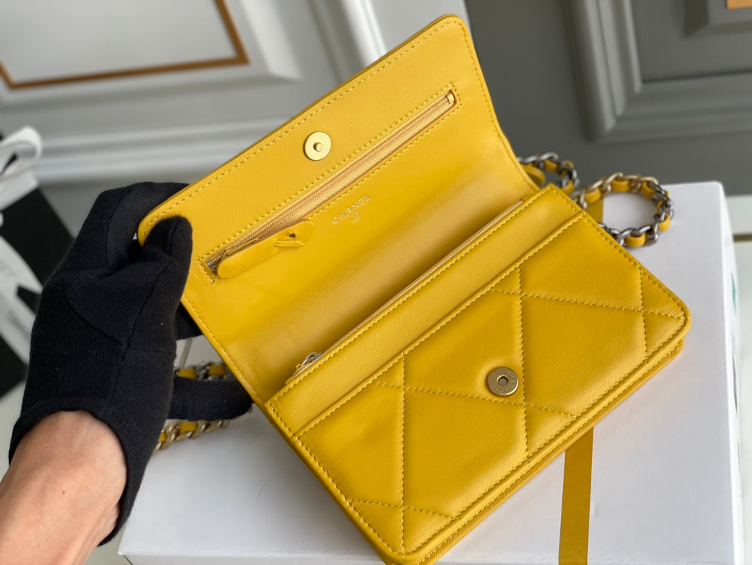Chanel - Luxury Bag - CHL - 1226