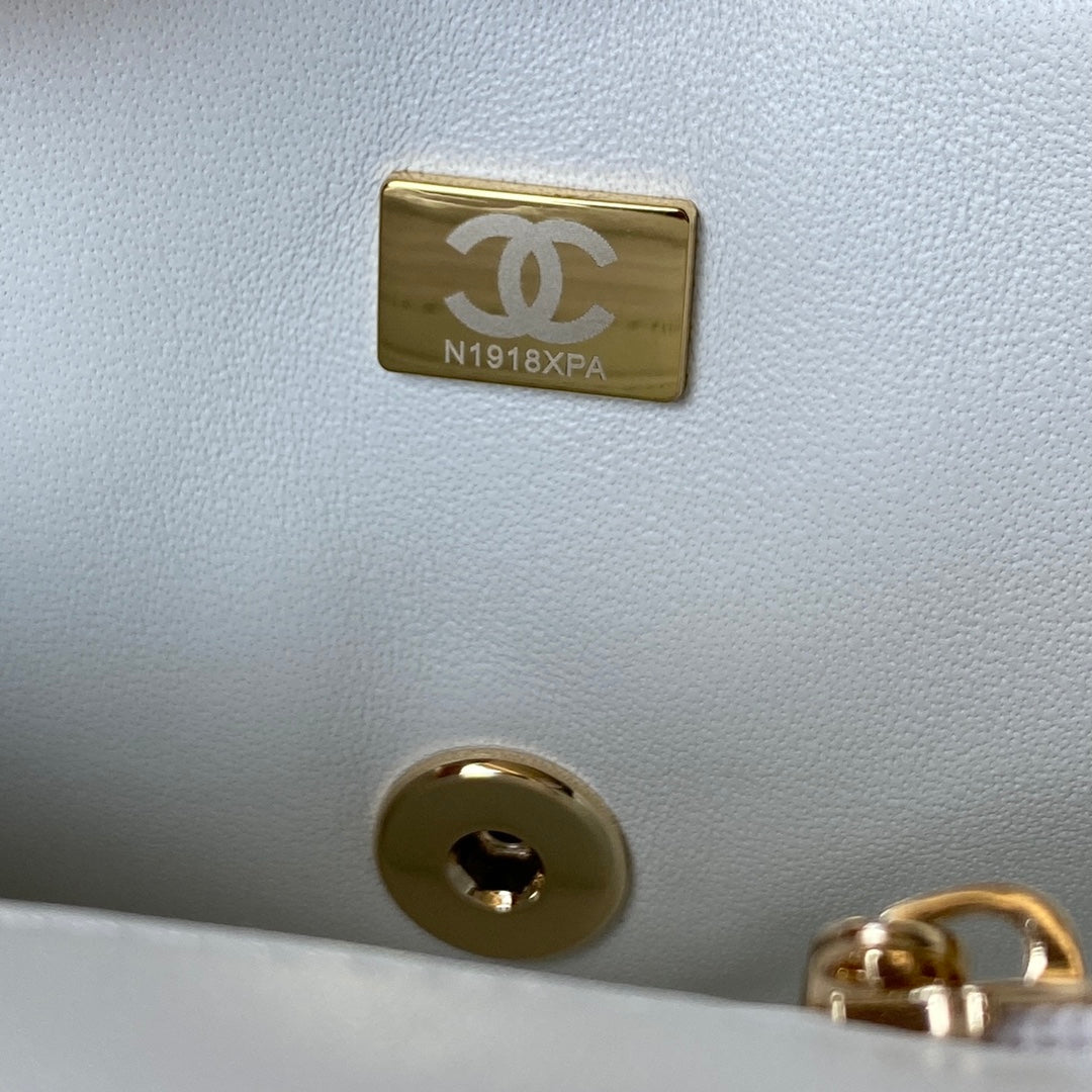 Chanel - Luxury Bag - CHL - 687