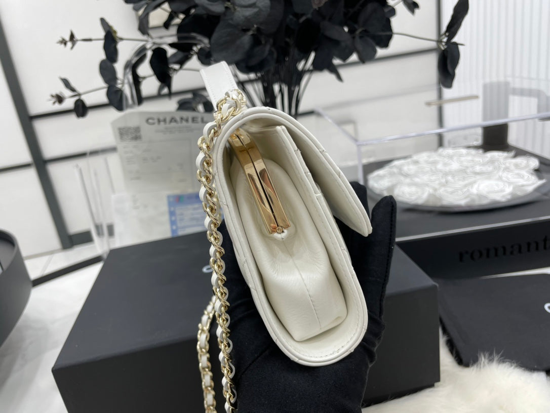 Chanel - Luxury Bag - CHL - 642