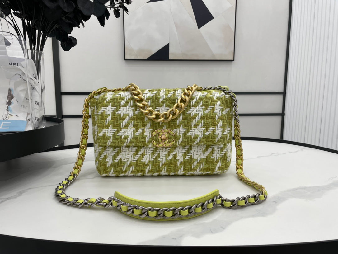 Chanel - Luxury Bag - CHL - 677