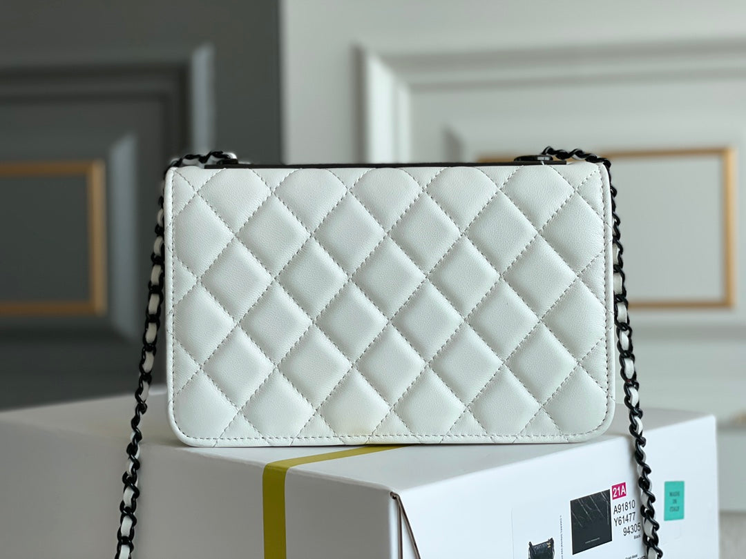 Chanel - Luxury Bag - CHL - 609
