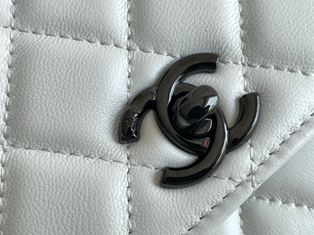 Chanel - Luxury Bag - CHL - 609