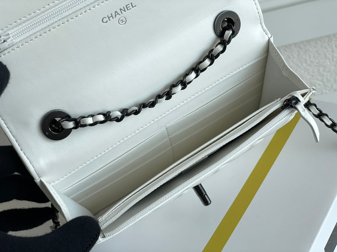Chanel - Luxury Bag - CHL - 609