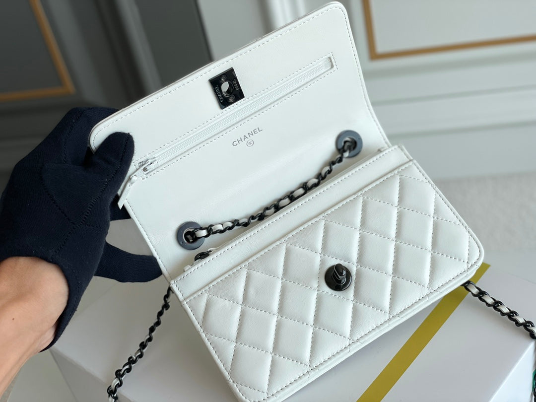Chanel - Luxury Bag - CHL - 609