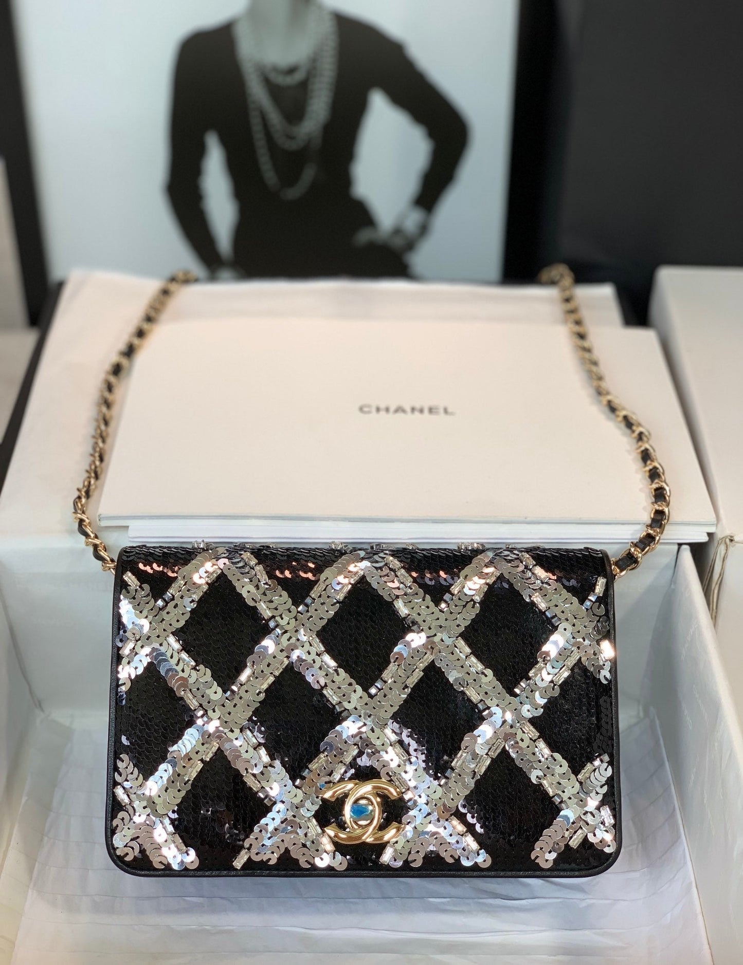 Chanel - Luxury Bag - CHL - 638
