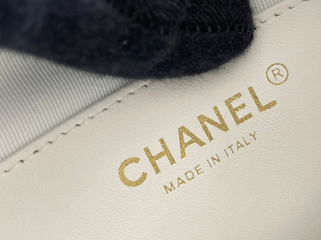Chanel - Luxury Bag - CHL - 584