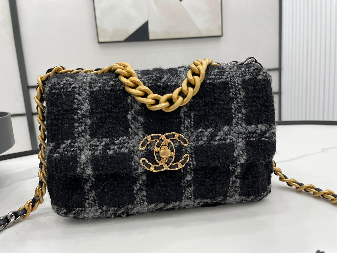Chanel - Luxury Bag - CHL - 487