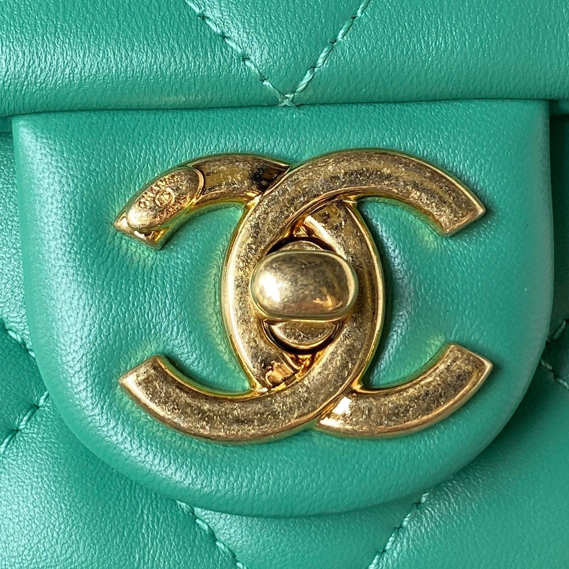 Chanel - Luxury Bag - CHL - 379
