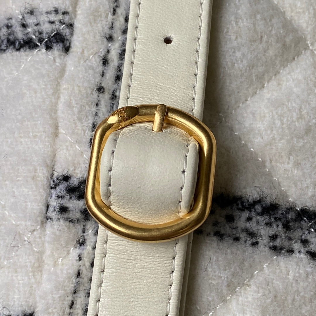 Chanel - Luxury Bag - CHL - 375