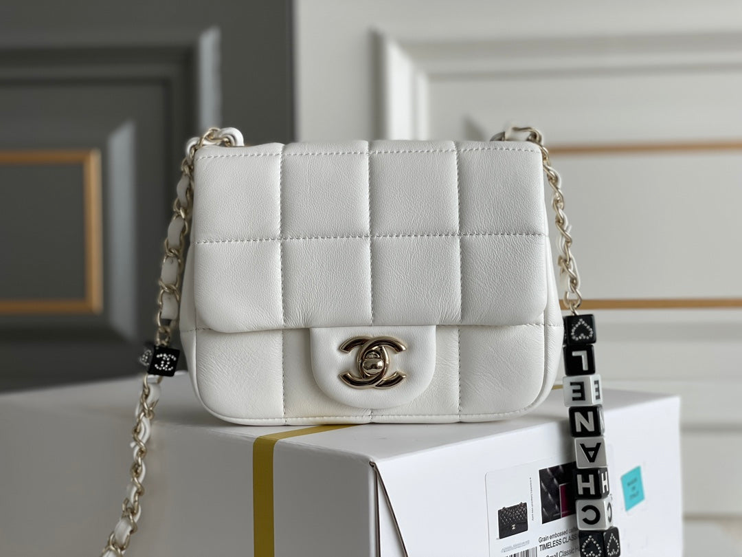 Chanel - Luxury Bag - CHL - 390