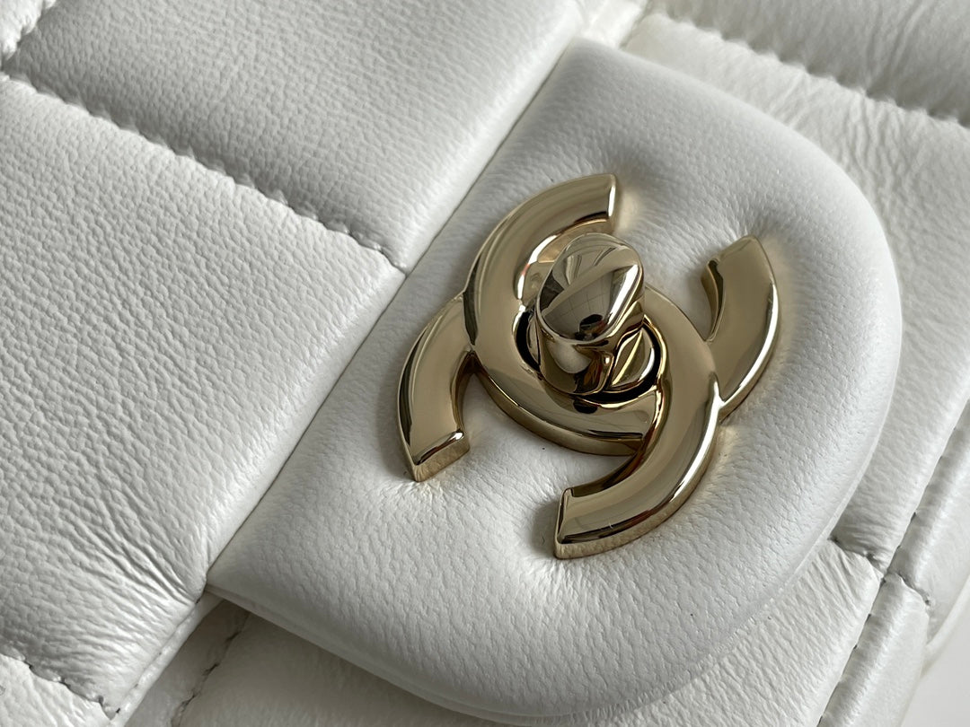 Chanel - Luxury Bag - CHL - 390