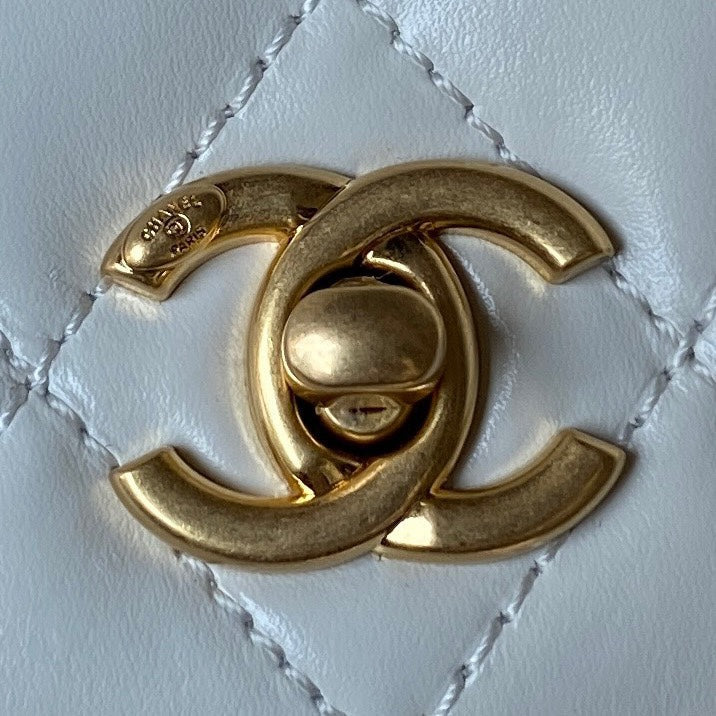 Chanel - Luxury Bag - CHL - 330