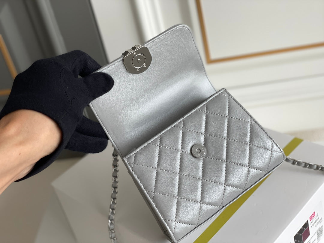 Chanel - Luxury Bag - CHL - 260