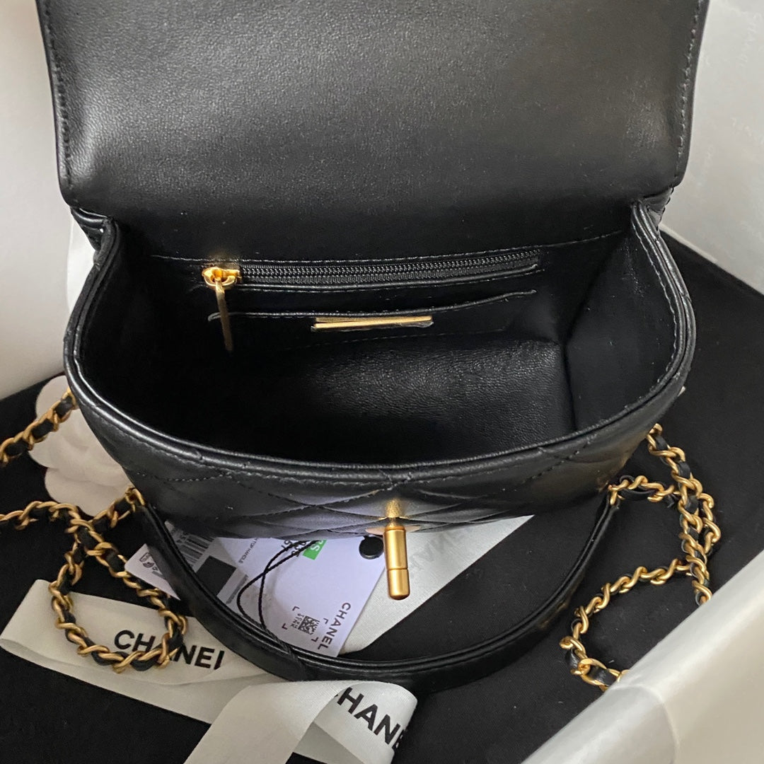 Chanel - Luxury Bag - CHL - 220