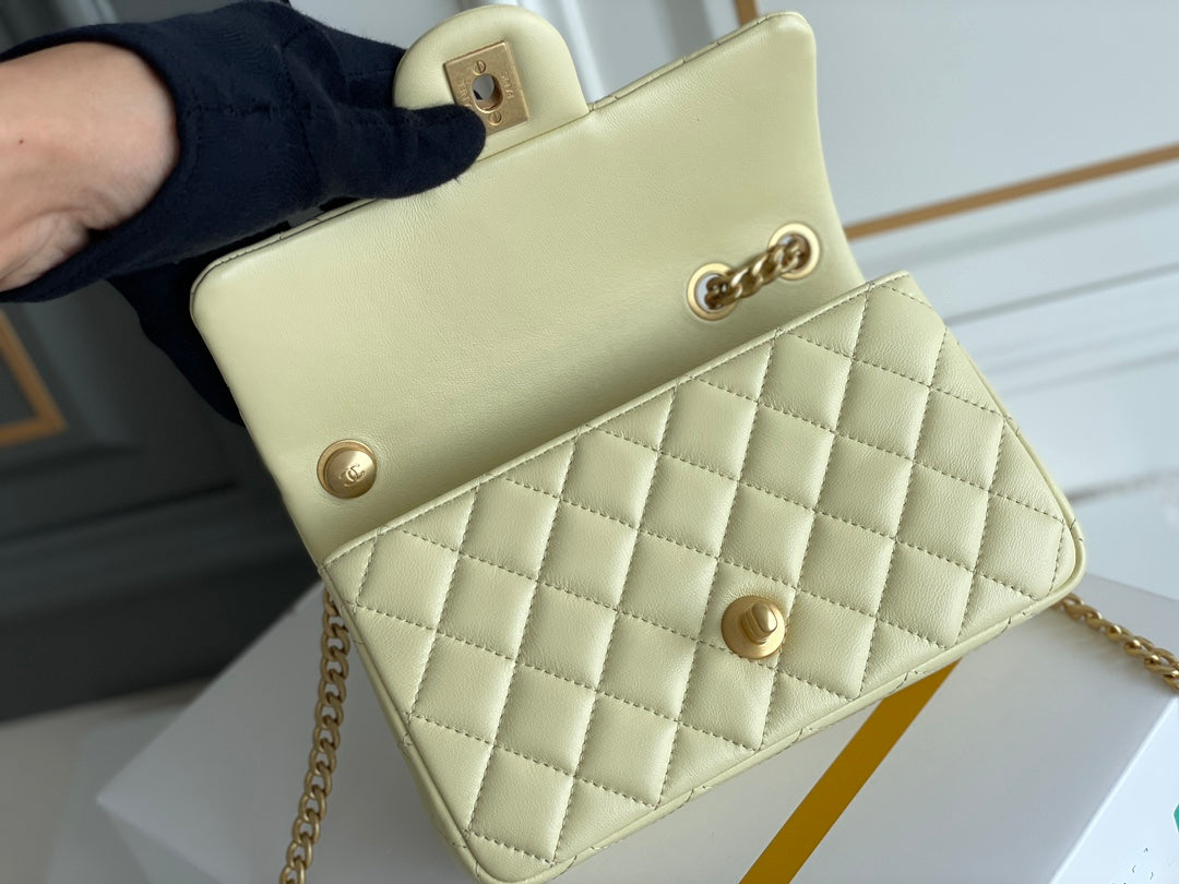Chanel - Luxury Bag - CHL - 068
