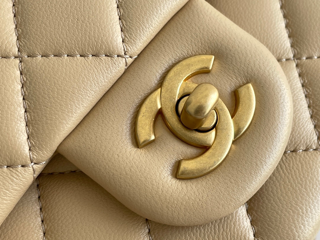 Chanel - Luxury Bag - CHL - 065