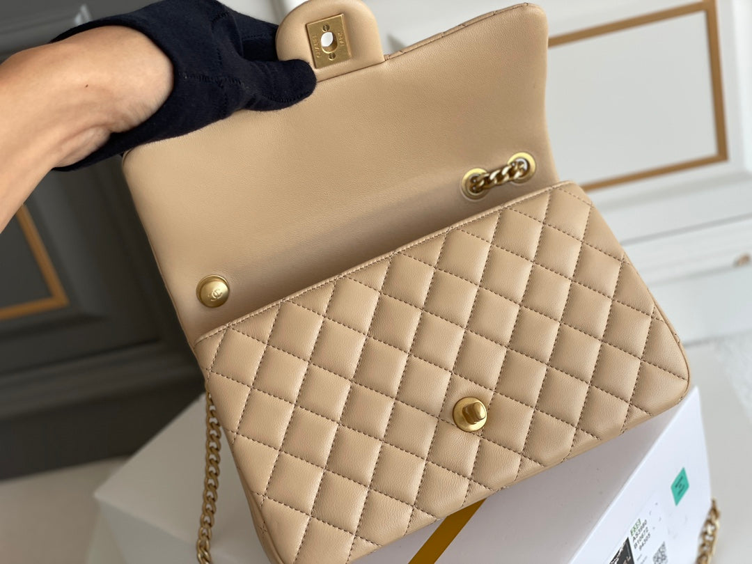 Chanel - Luxury Bag - CHL - 065