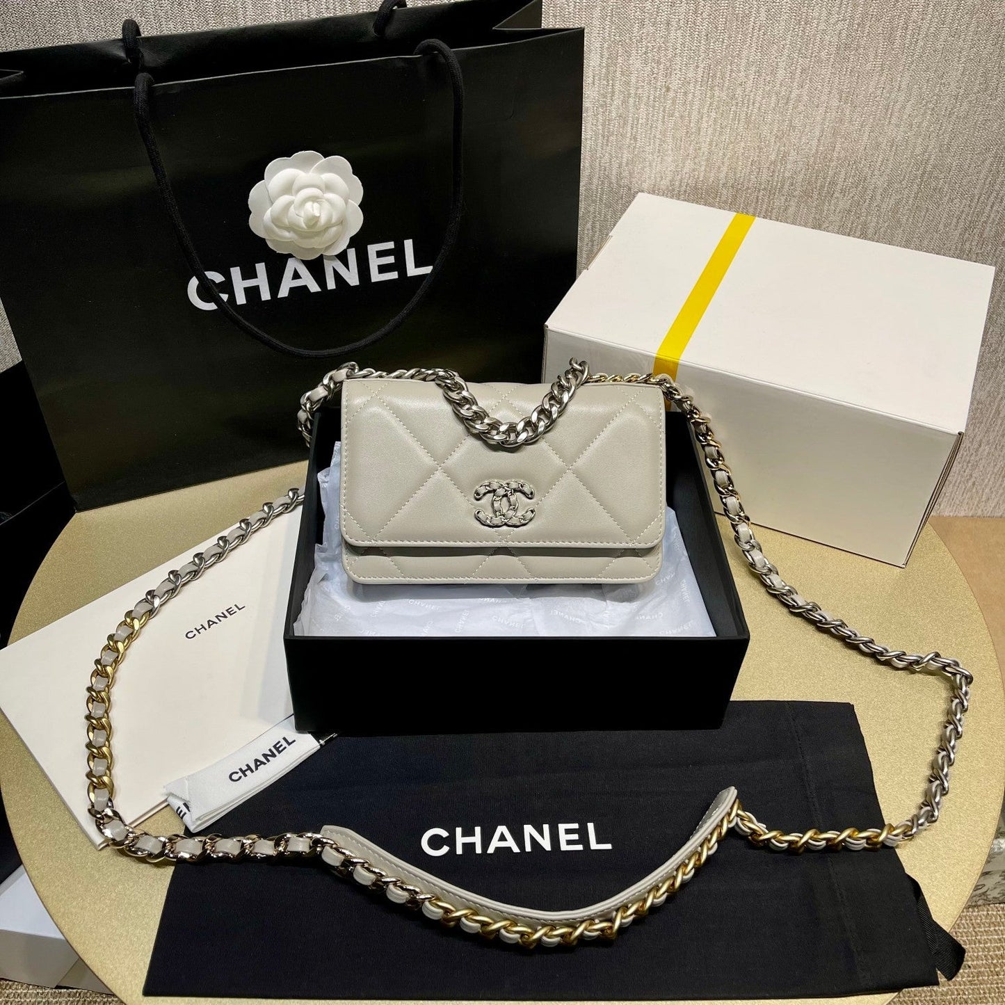 Chanel - Luxury Bag - CHL - 726