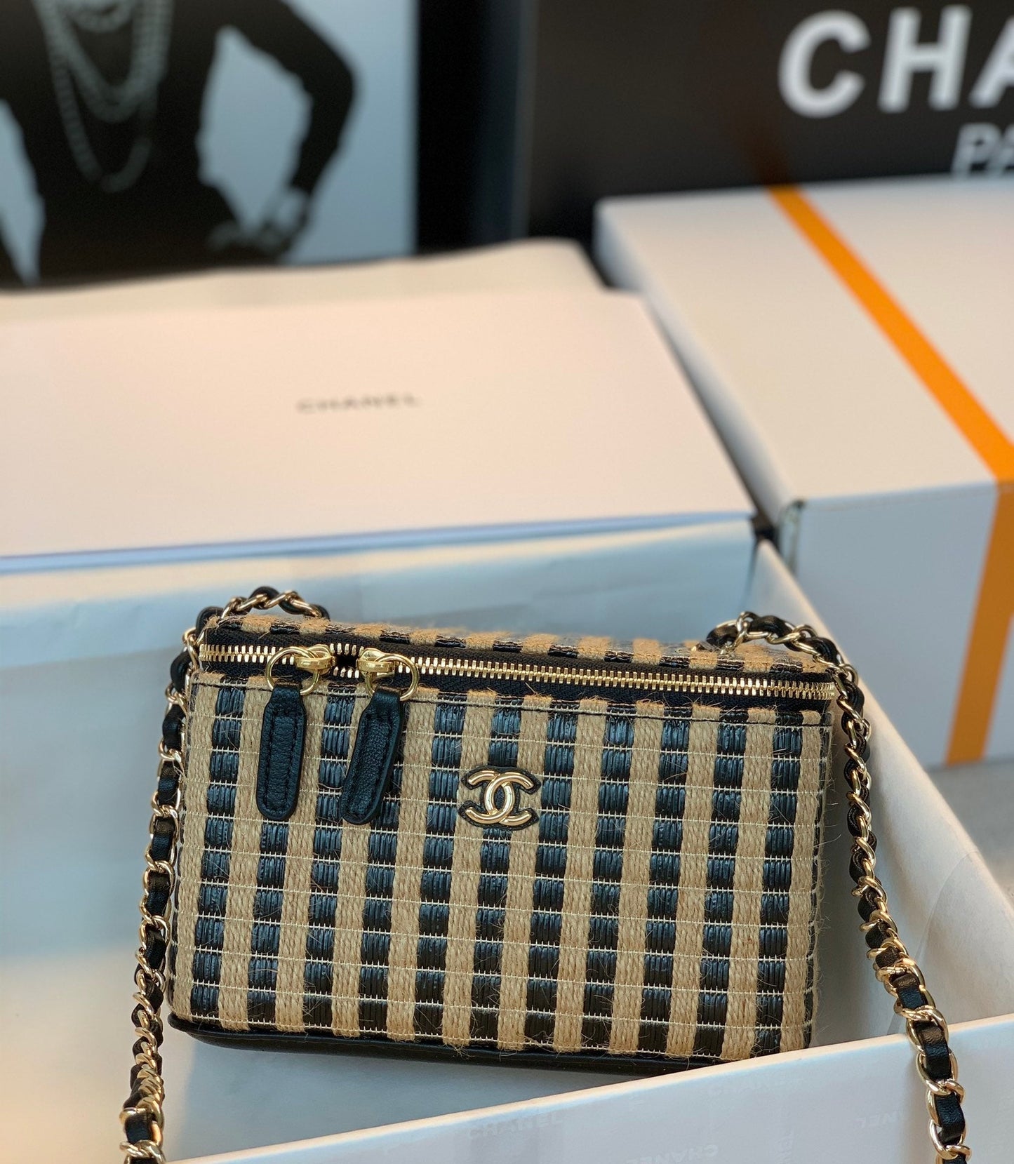 Chanel - Luxury Bag - CHL - 749