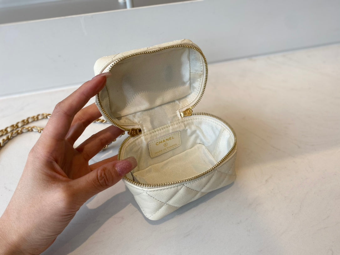 Chanel - Luxury Bag - CHL - 772