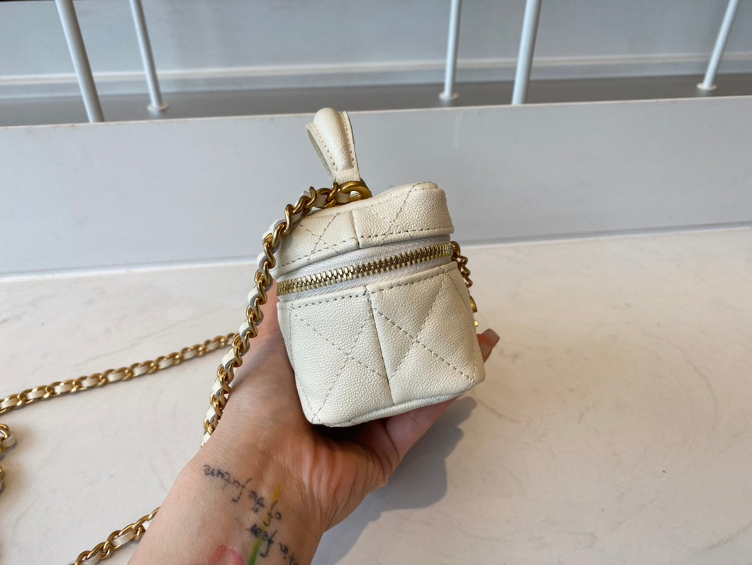 Chanel - Luxury Bag - CHL - 772