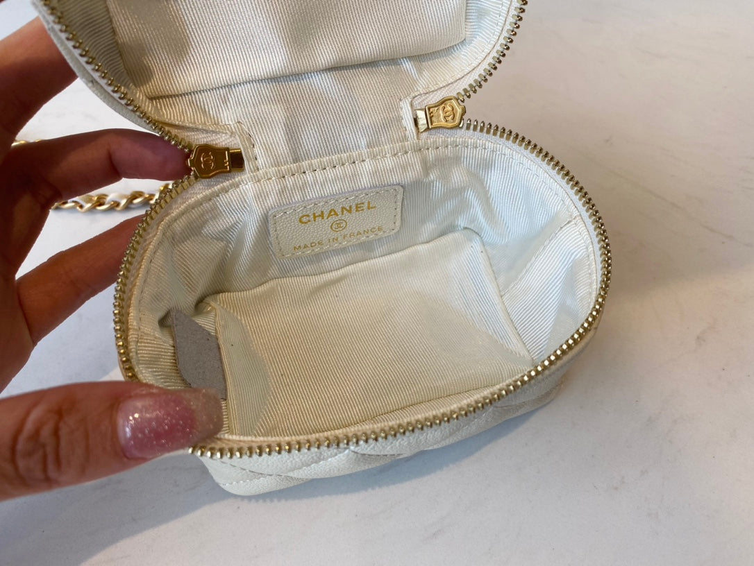 Chanel - Luxury Bag - CHL - 772