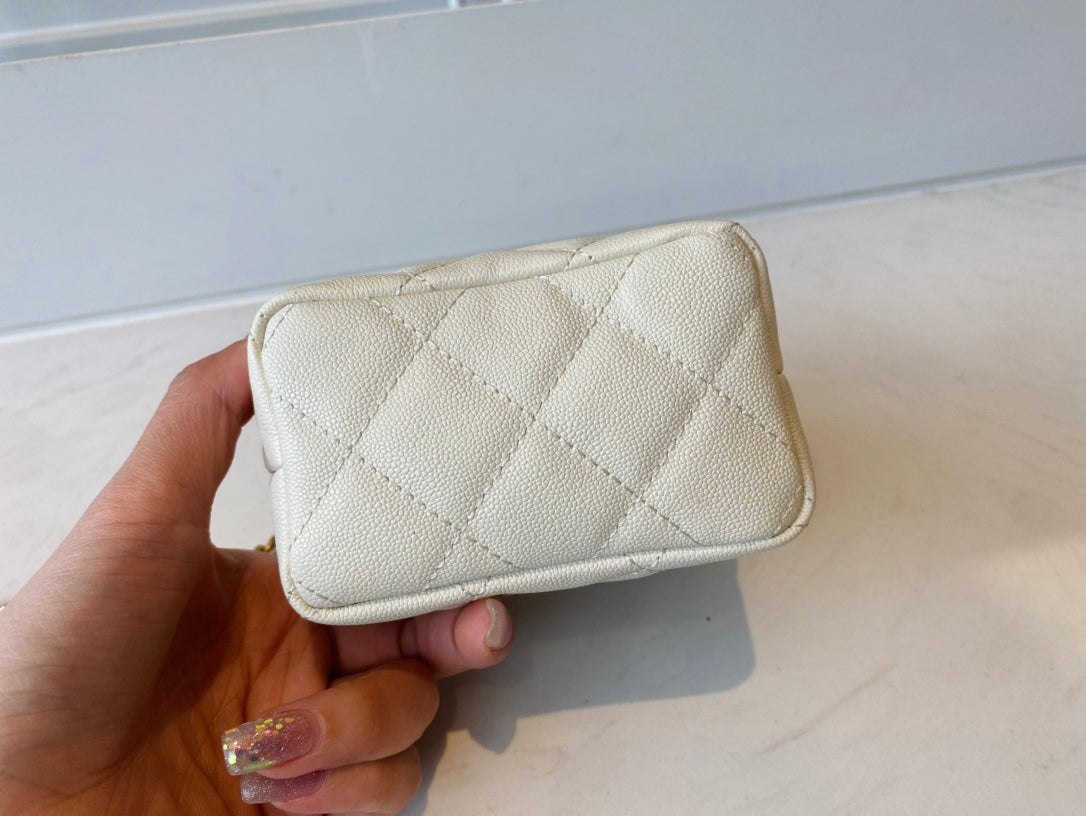 Chanel - Luxury Bag - CHL - 772