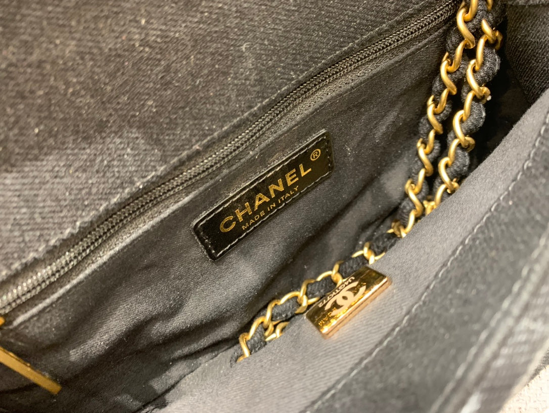 Chanel - Luxury Bag - CHL - 1042