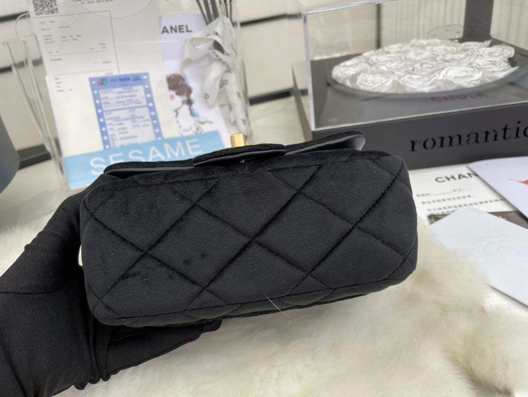 Chanel - Luxury Bag - CHL - 670