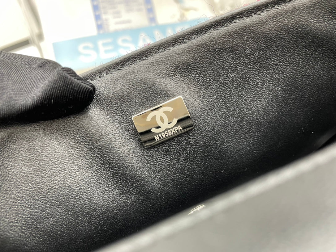 Chanel - Luxury Bag - CHL - 666