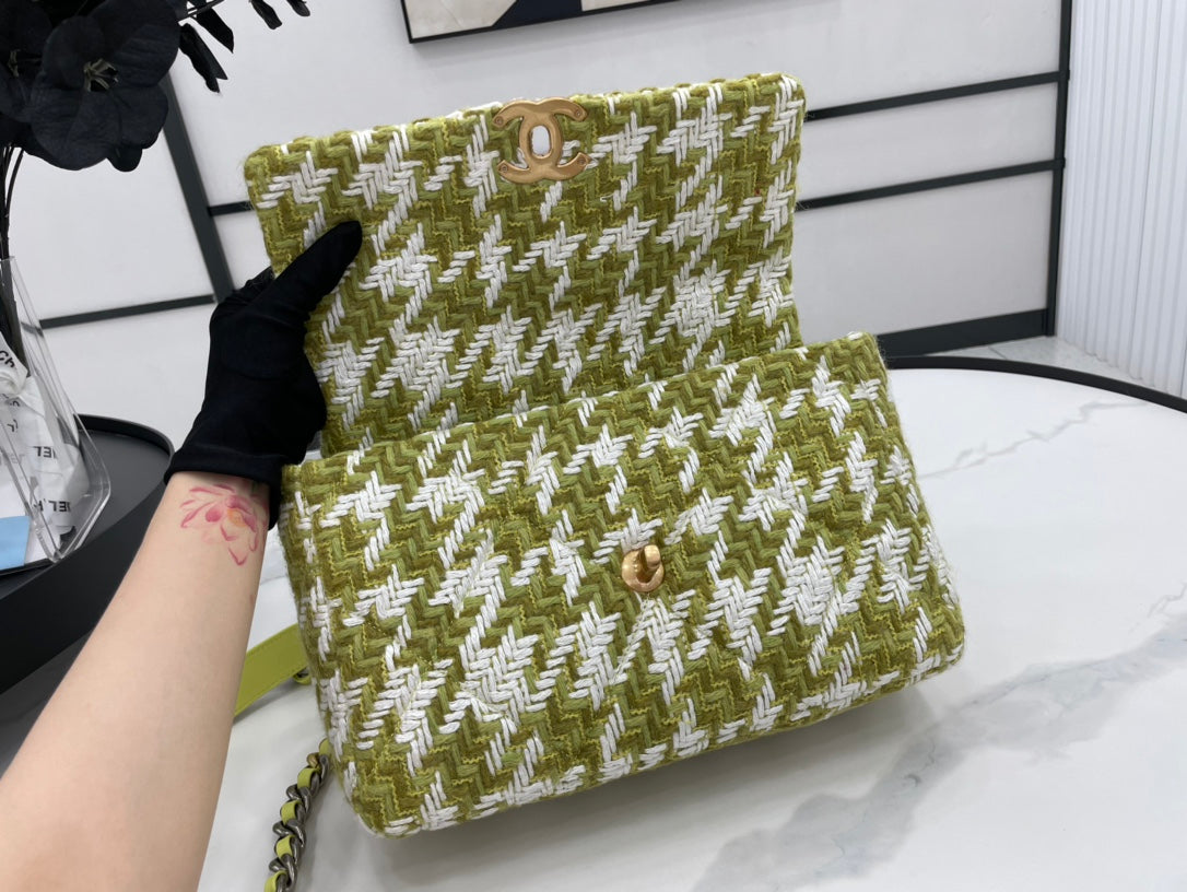 Chanel - Luxury Bag - CHL - 677