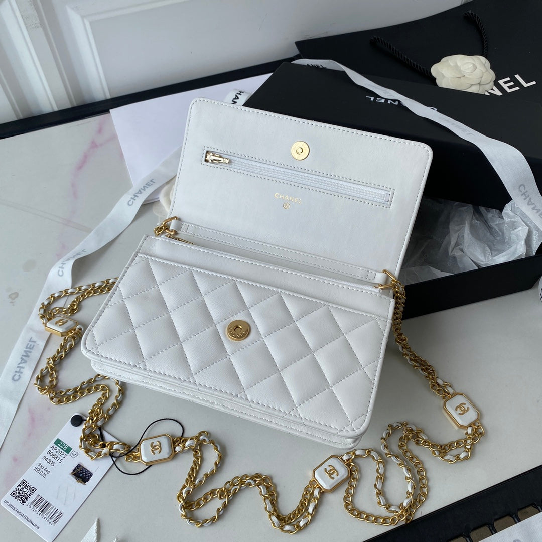 Chanel - Luxury Bag - CHL - 700