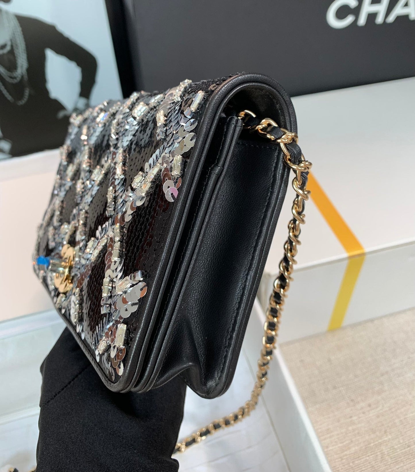 Chanel - Luxury Bag - CHL - 638