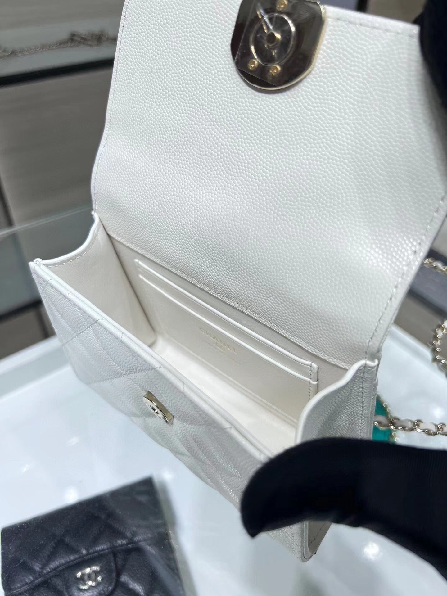 Chanel - Luxury Bag - CHL - 194