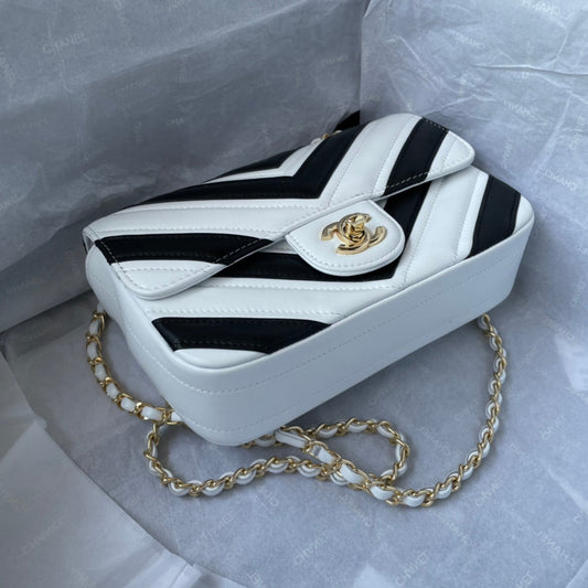 Chanel - Luxury Bag - CHL - 094